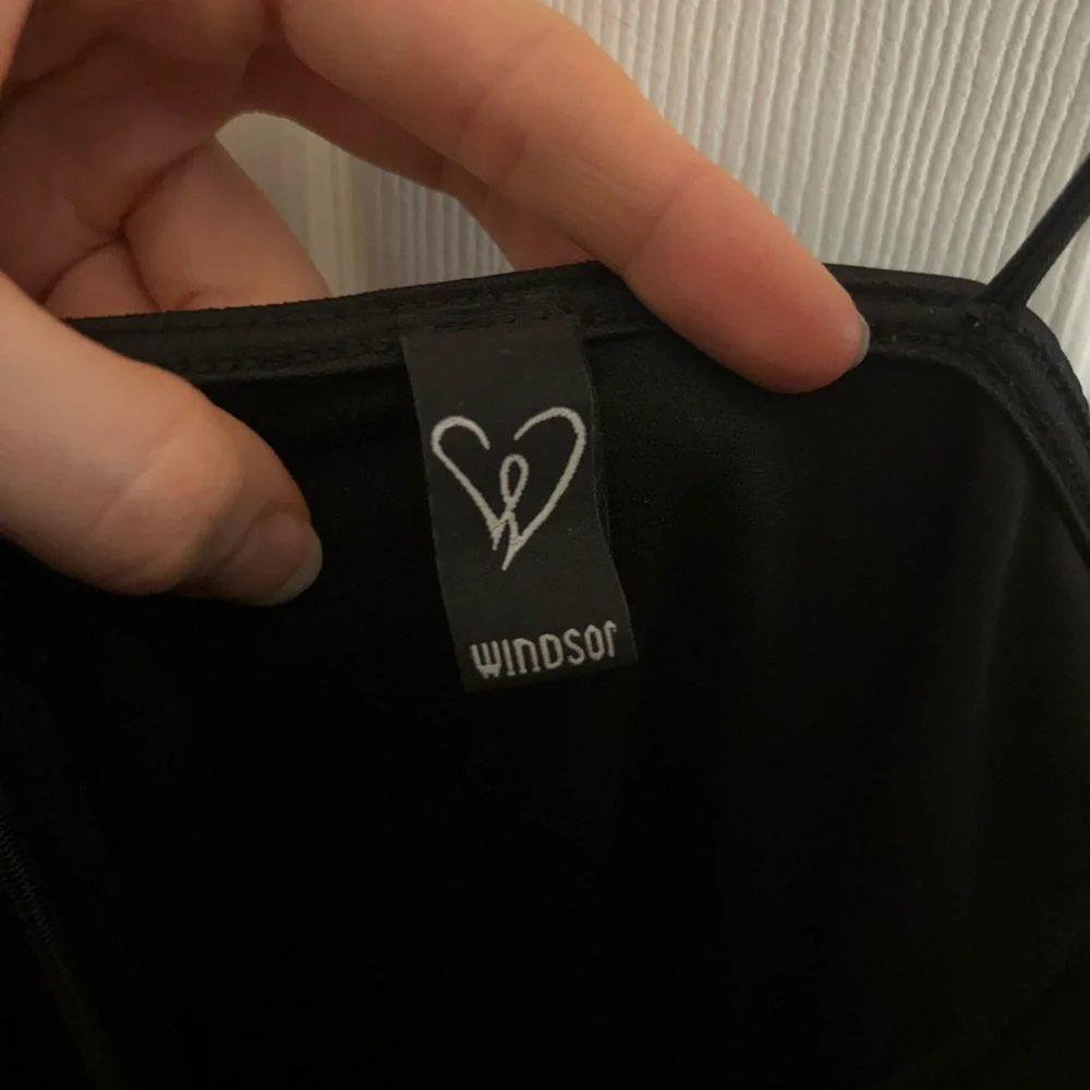 Windsor Elegant Black Draped Backless Dress - Picture 3 of 4